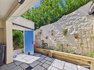 Courtyard- click for photo gallery